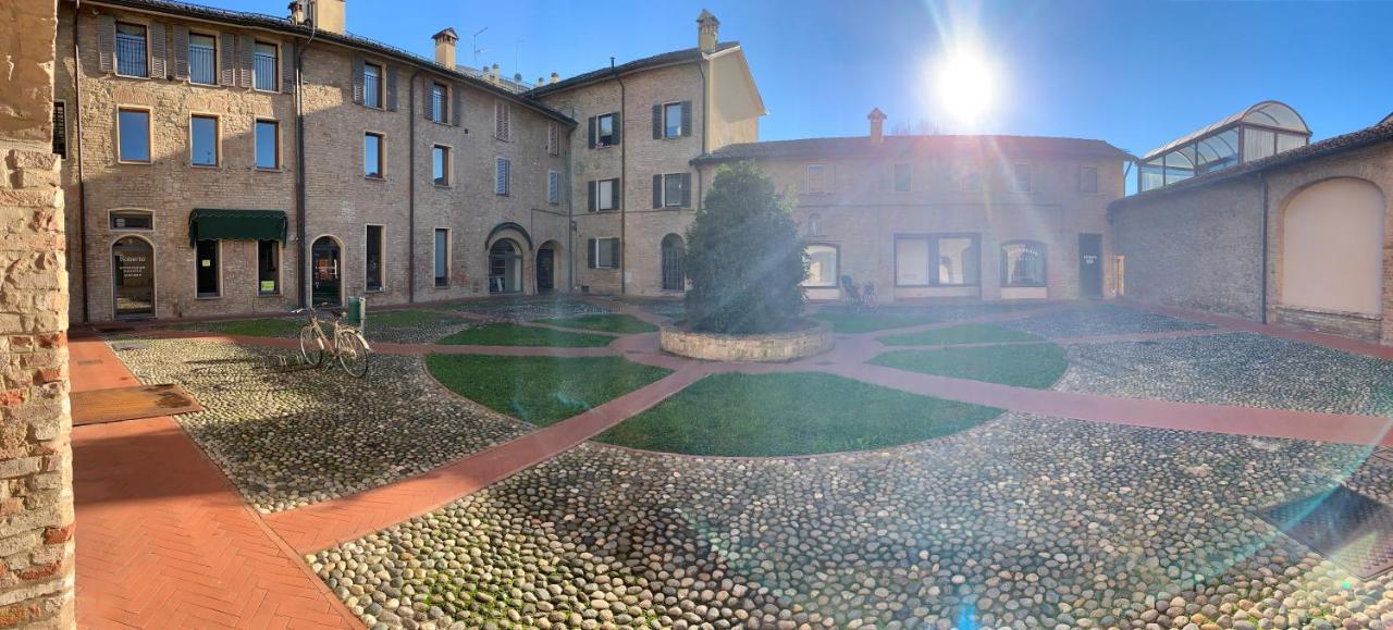 La Rocca Luxury Apartment Parma Bagian luar foto